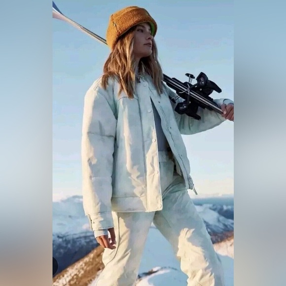 Free People NWT FP Movement Bunny Slope Printed Puffer Ski Coat M - Picture 3 of 9
